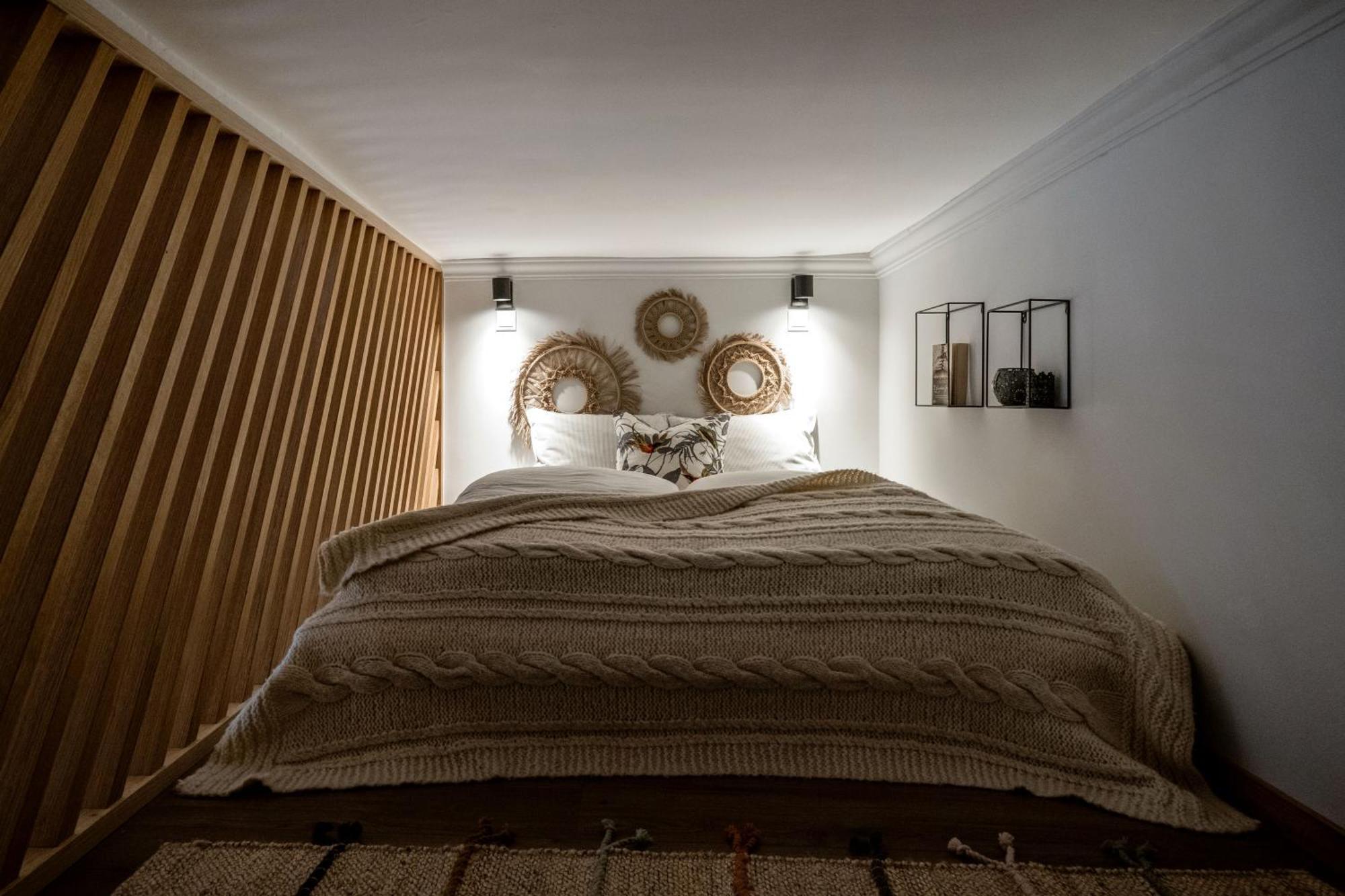 Apartment Warm And Cozy Hideaway In The Heart Of The *