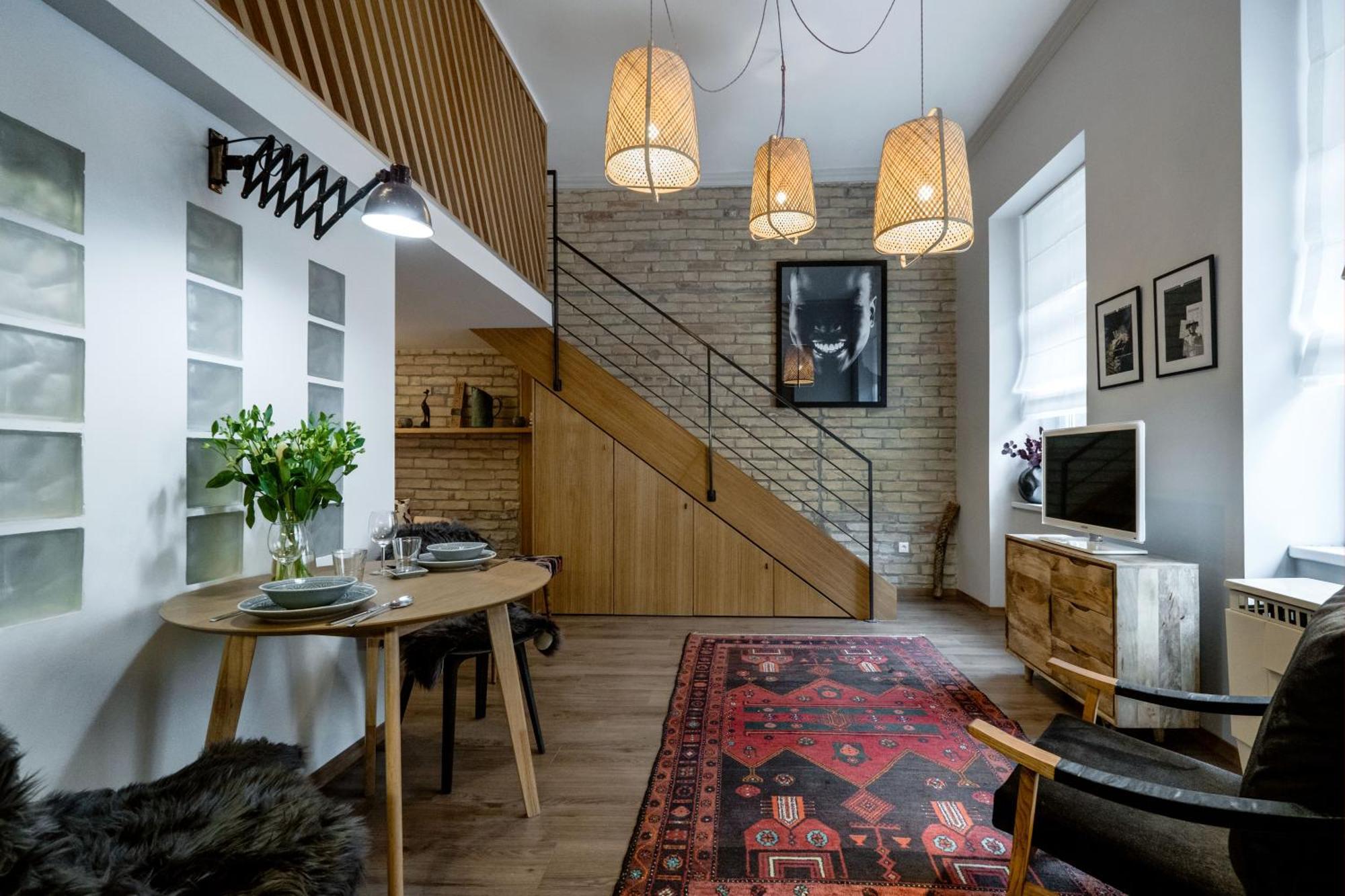 Warm And Cozy Hideaway In The Heart Of The Apartment *